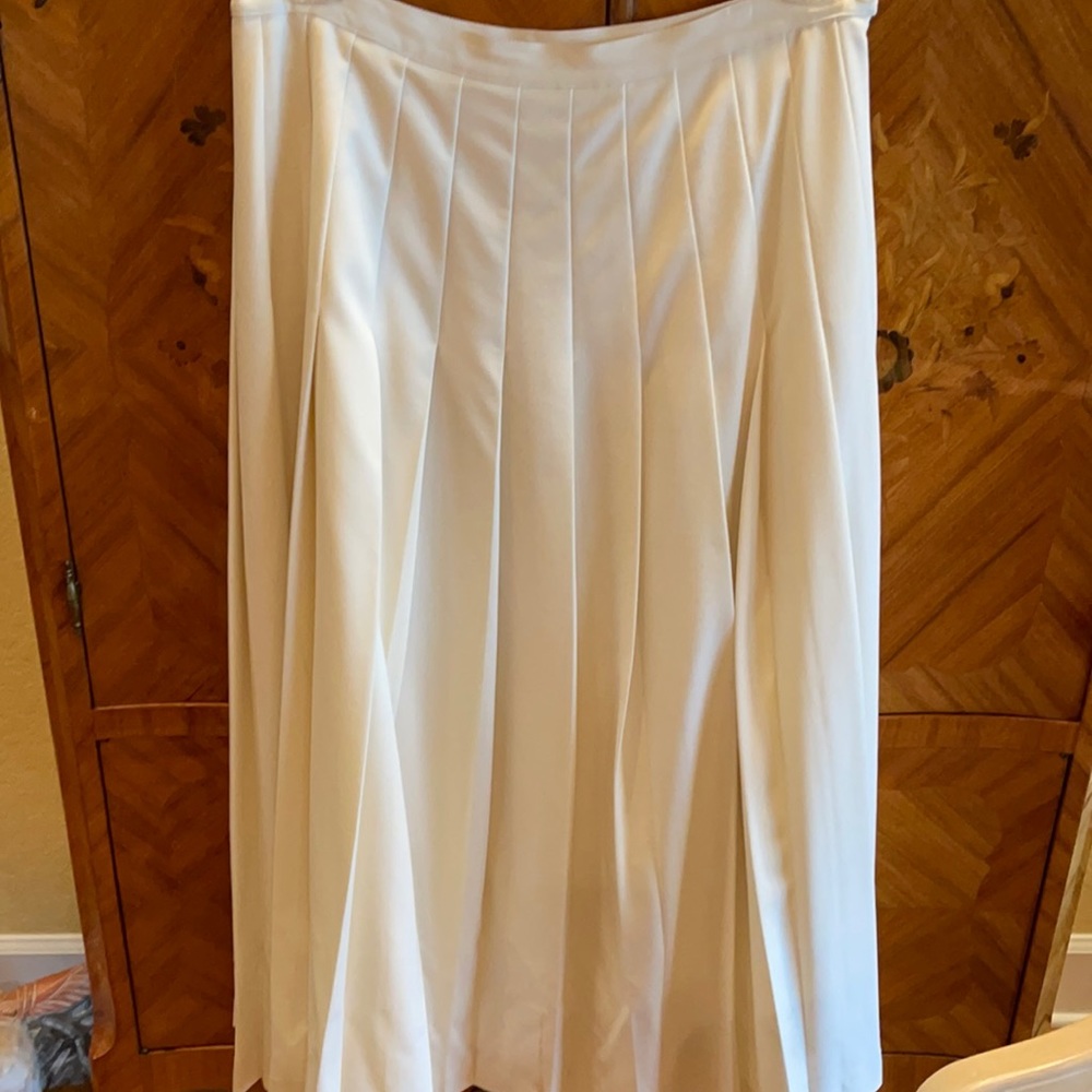 Winter white pleated skirt.